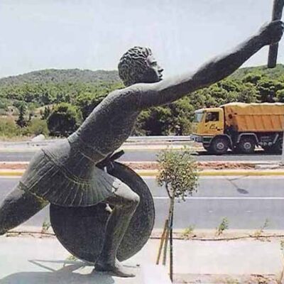 Statue_of_Pheidippides_along_the_Marathon_Road